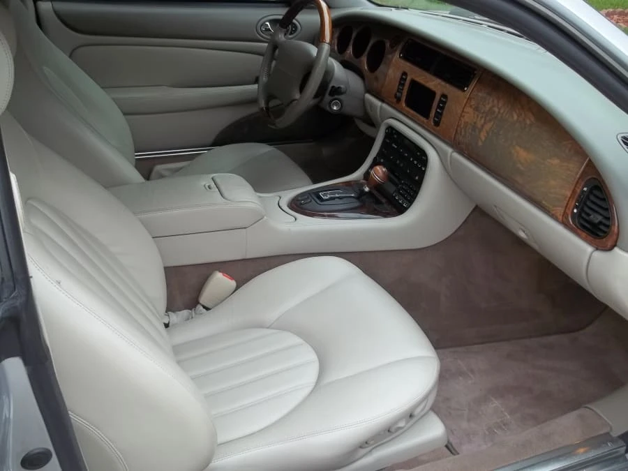 2001 Jaguar X100 XK8 - Image 5 of 10