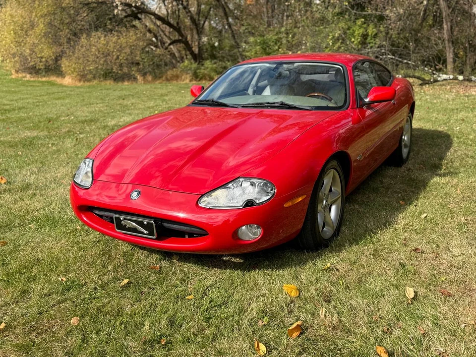 2001 Jaguar X100 XK8 - Image 2 of 31