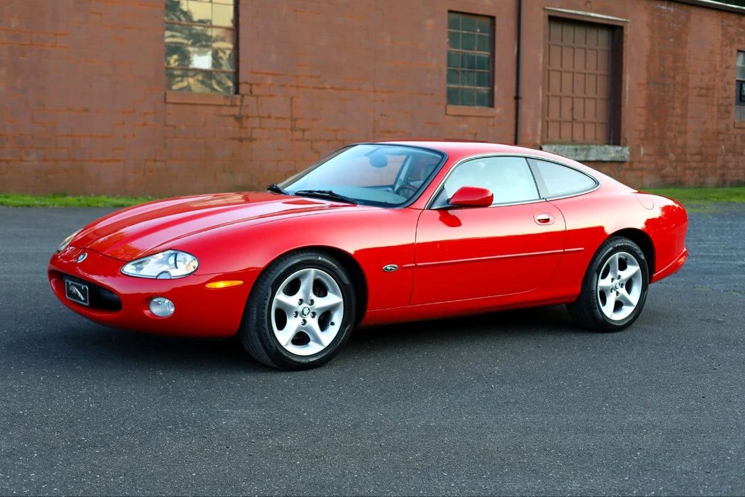 2001 Jaguar X100 XK8 - Image 14 of 31