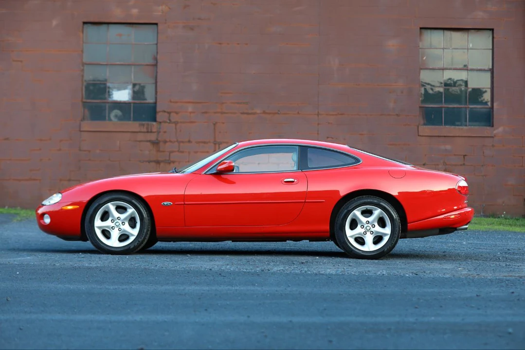 2001 Jaguar X100 XK8 - Image 17 of 31