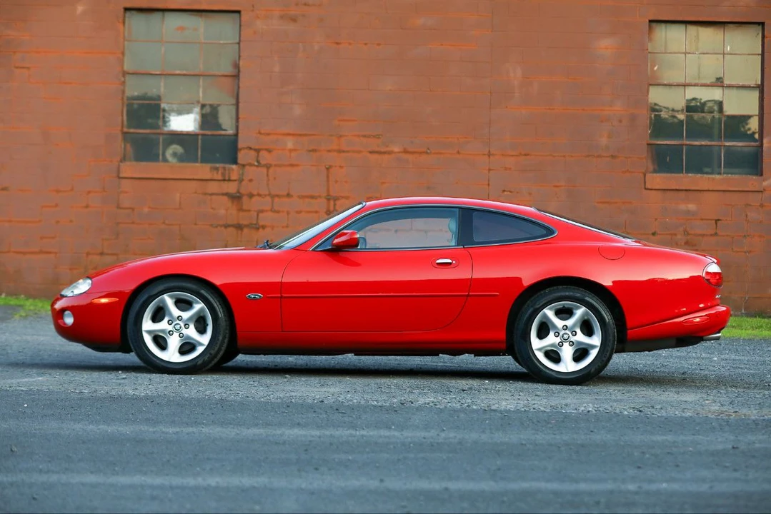 2001 Jaguar X100 XK8 - Image 18 of 31