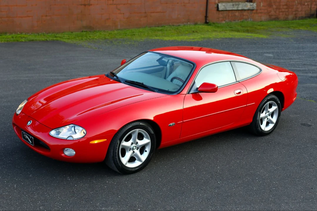 2001 Jaguar X100 XK8 - Image 13 of 31