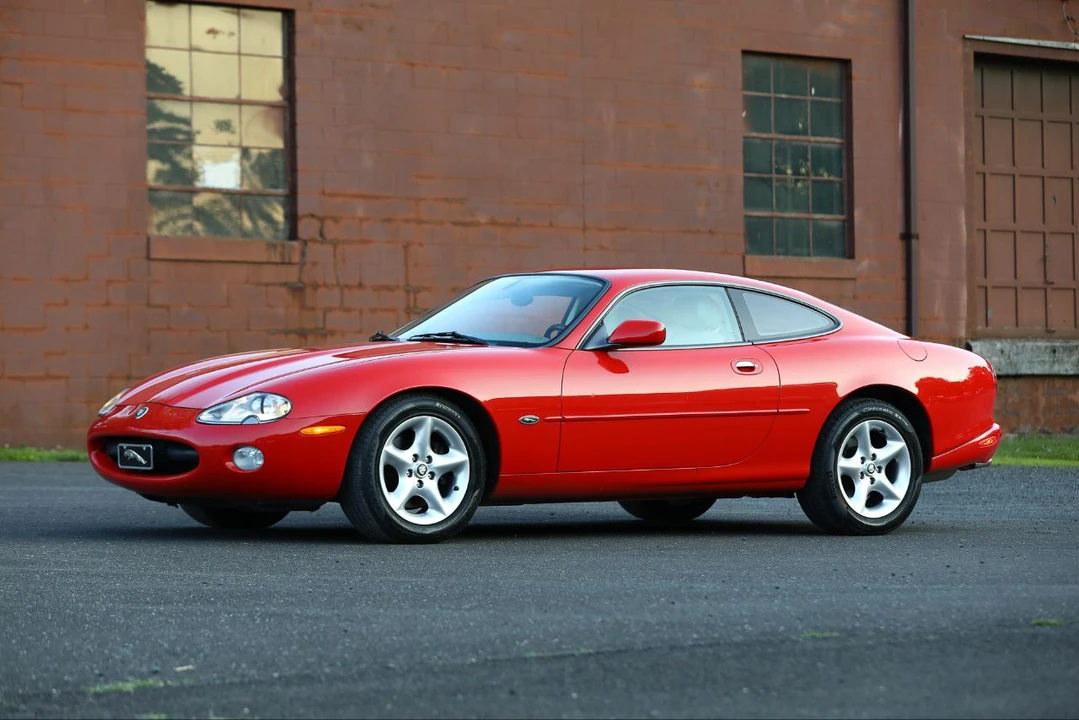 2001 Jaguar X100 XK8 - Image 16 of 31