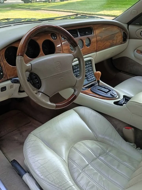 2001 Jaguar X100 XK8 - Image 5 of 9