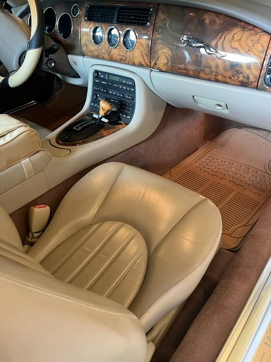 2001 Jaguar X100 XK8 - Image 9 of 9