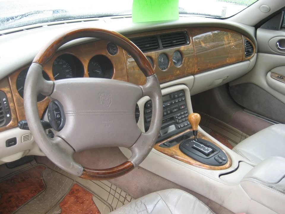 2001 Jaguar X100 XK8 - Image 5 of 5