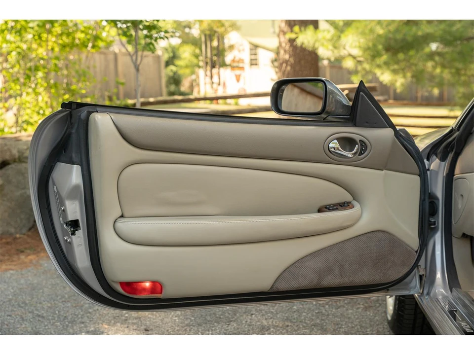 2001 Jaguar X100 XK8 - Image 8 of 31