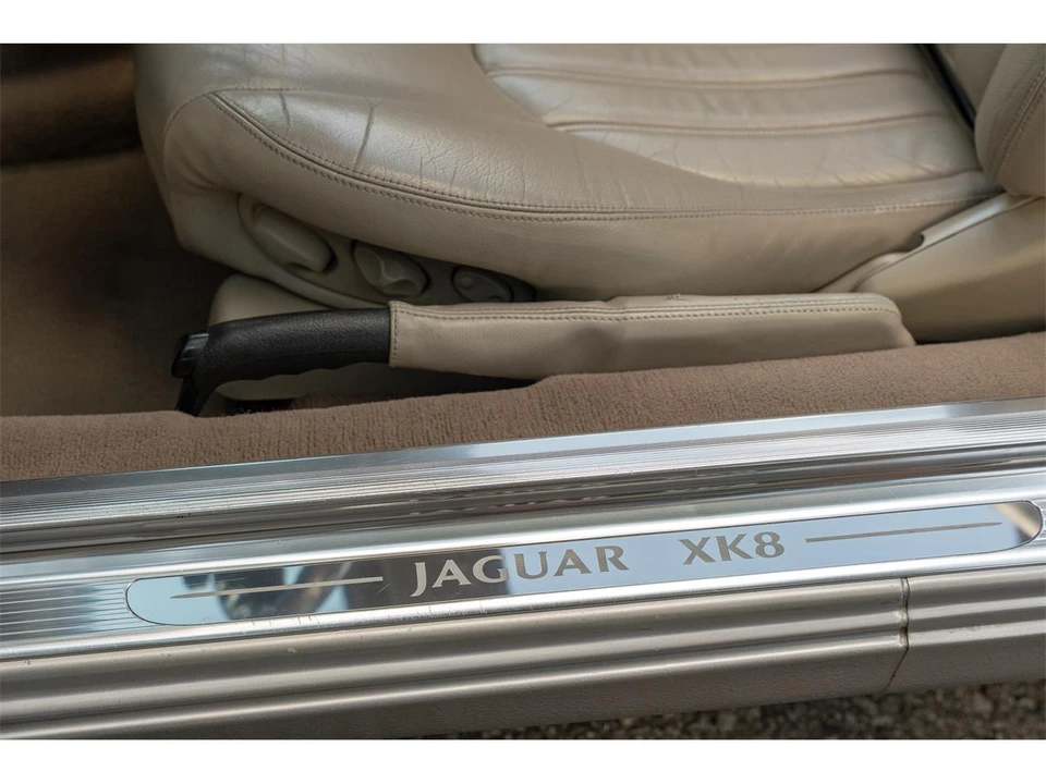 2001 Jaguar X100 XK8 - Image 9 of 31