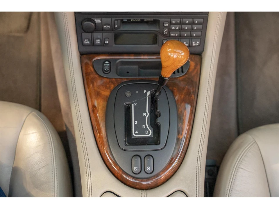 2001 Jaguar X100 XK8 - Image 15 of 31