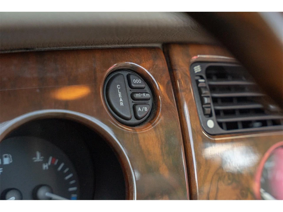 2001 Jaguar X100 XK8 - Image 17 of 31