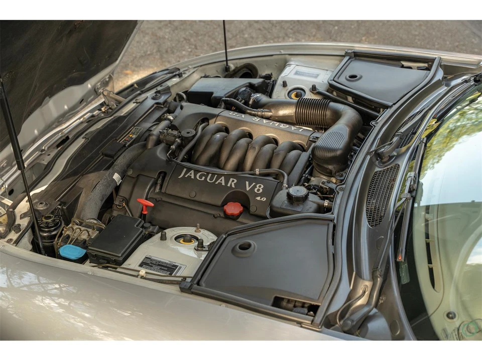 2001 Jaguar X100 XK8 - Image 18 of 31