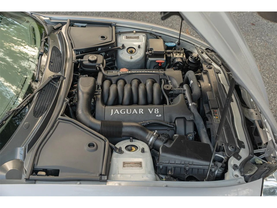 2001 Jaguar X100 XK8 - Image 19 of 31