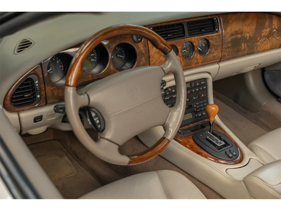 2001 Jaguar X100 XK8 - Image 22 of 31