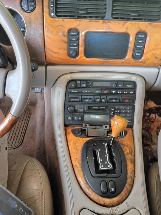 2001 Jaguar X100 XK8 - Image 12 of 18