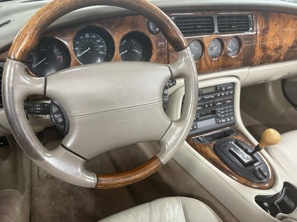 2001 Jaguar X100 XK8 - Image 10 of 15