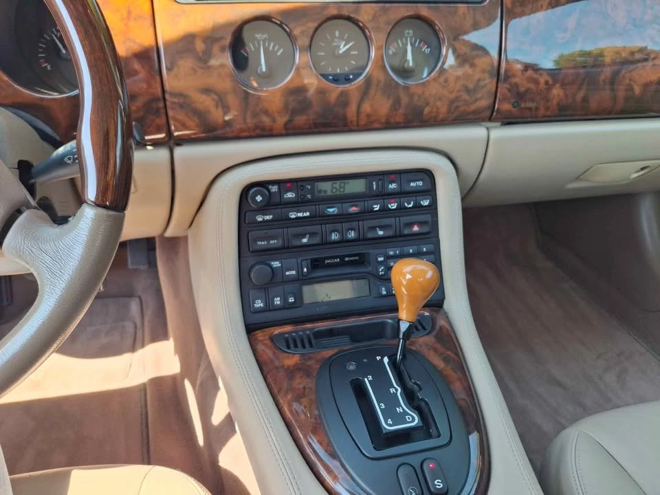 2001 Jaguar X100 XK8 - Image 8 of 9