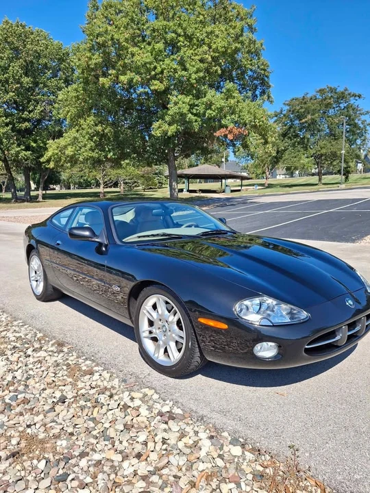 2001 Jaguar X100 XK8 - Image 2 of 9
