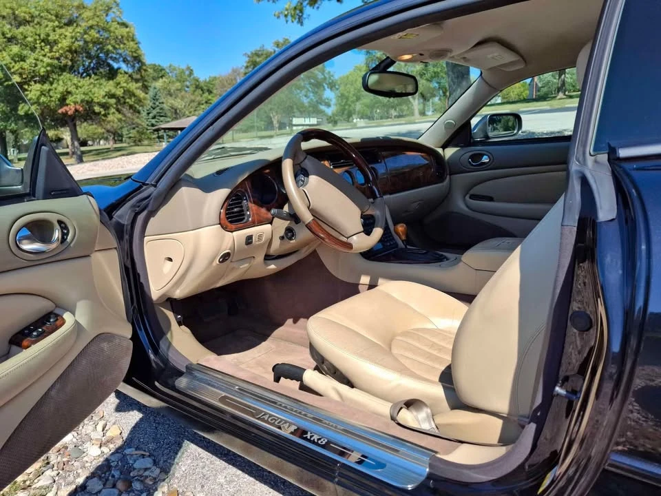 2001 Jaguar X100 XK8 - Image 7 of 9