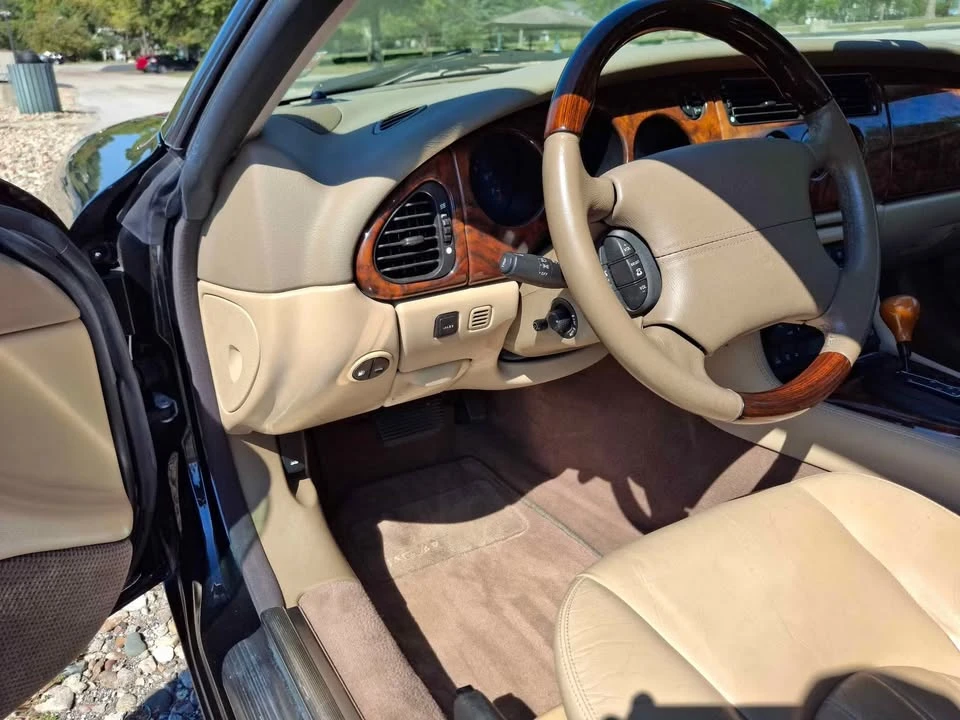 2001 Jaguar X100 XK8 - Image 9 of 9
