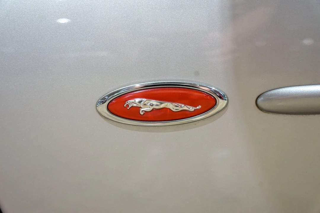 2001 Jaguar X100 XKR - Image 24 of 31