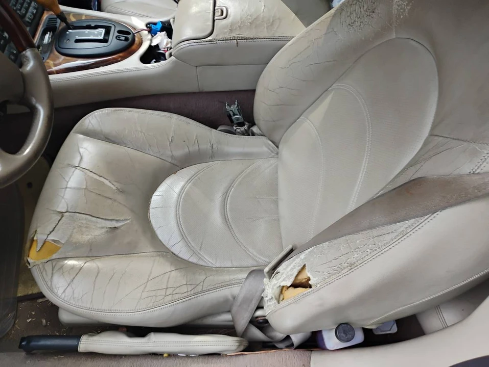 2001 Jaguar X100 XKR - Image 6 of 9