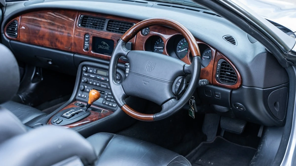2001 Jaguar X100 XKR - Image 9 of 30