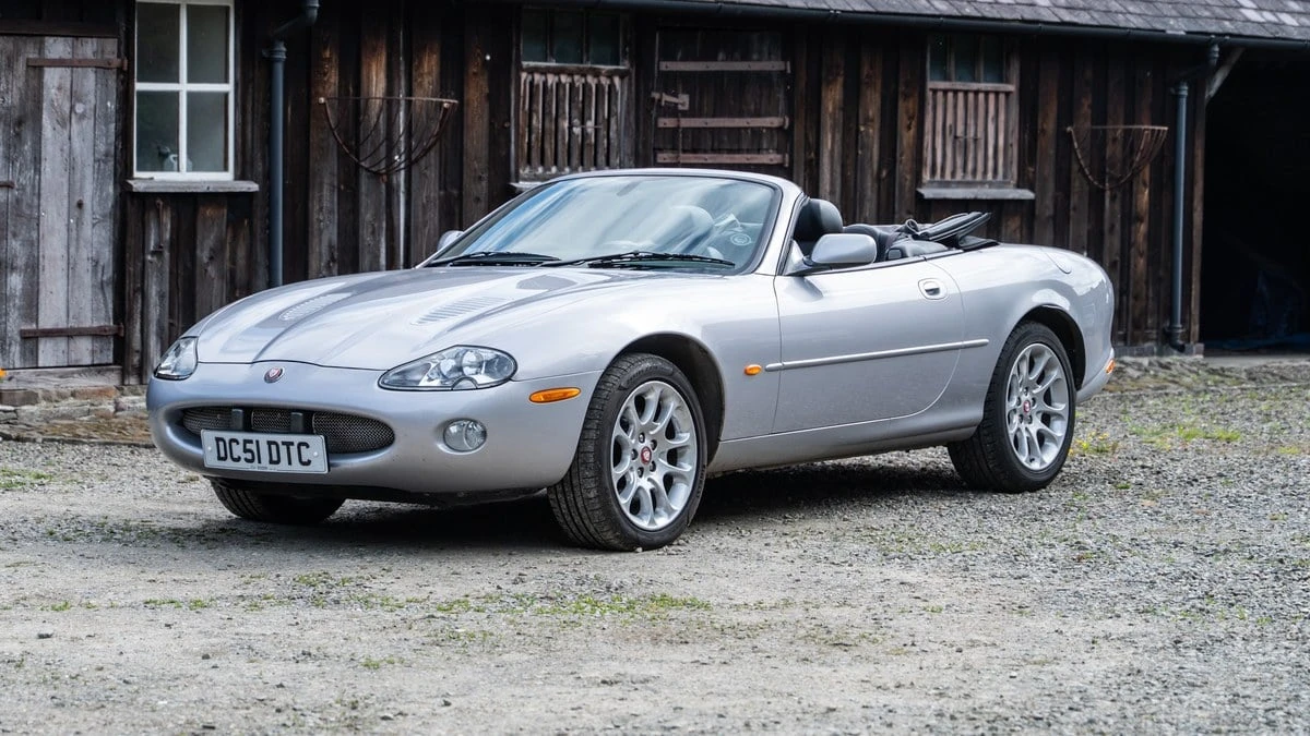 2001 Jaguar X100 XKR - Image 2 of 30
