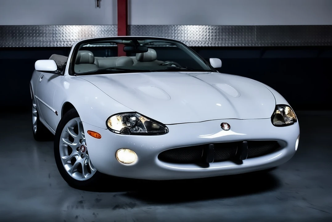 2001 Jaguar X100 XKR - Image 8 of 30