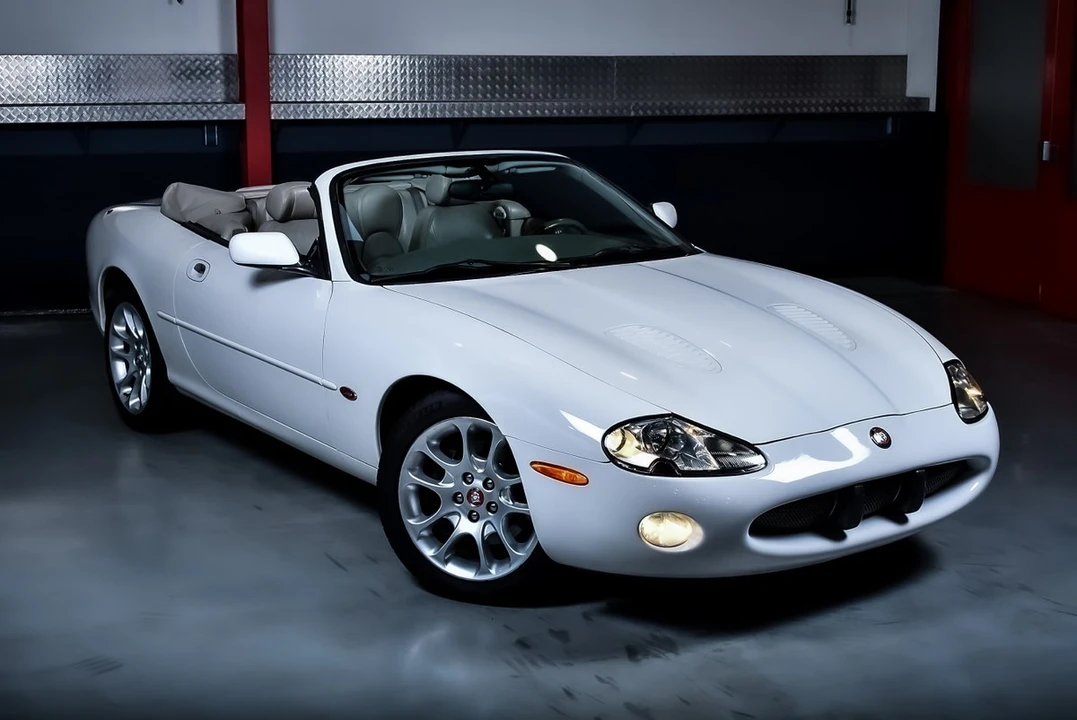 2001 Jaguar X100 XKR - Image 11 of 30