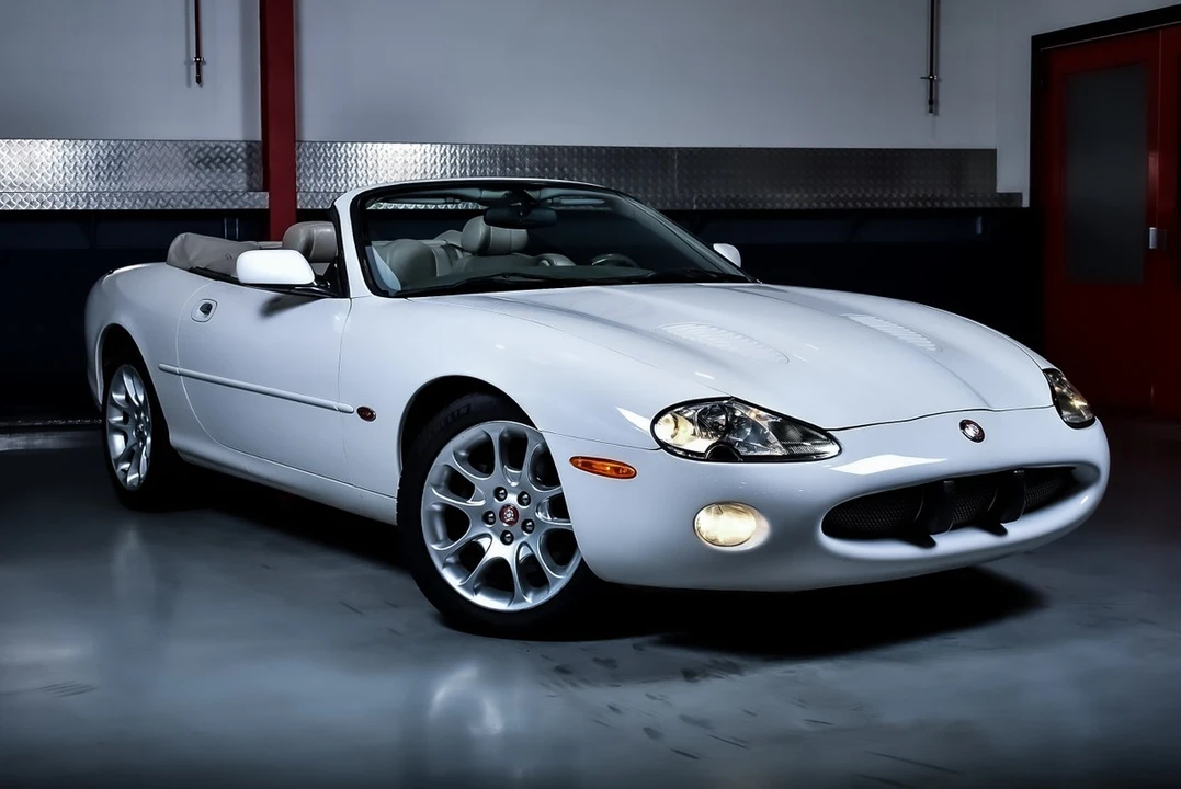 2001 Jaguar X100 XKR - Image 12 of 30
