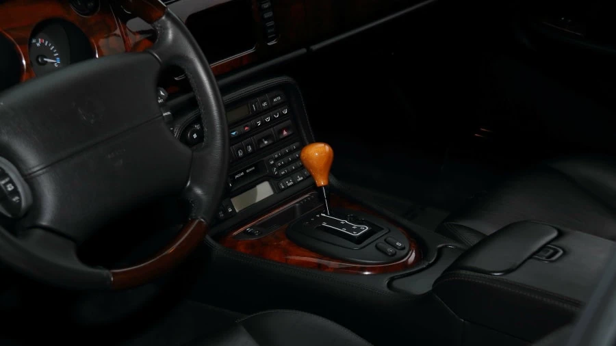 2001 Jaguar X100 XKR - Image 10 of 20