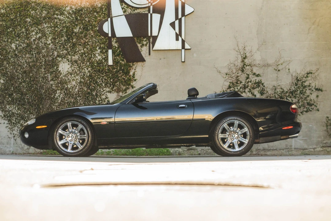 2001 Jaguar X100 XKR - Image 9 of 31