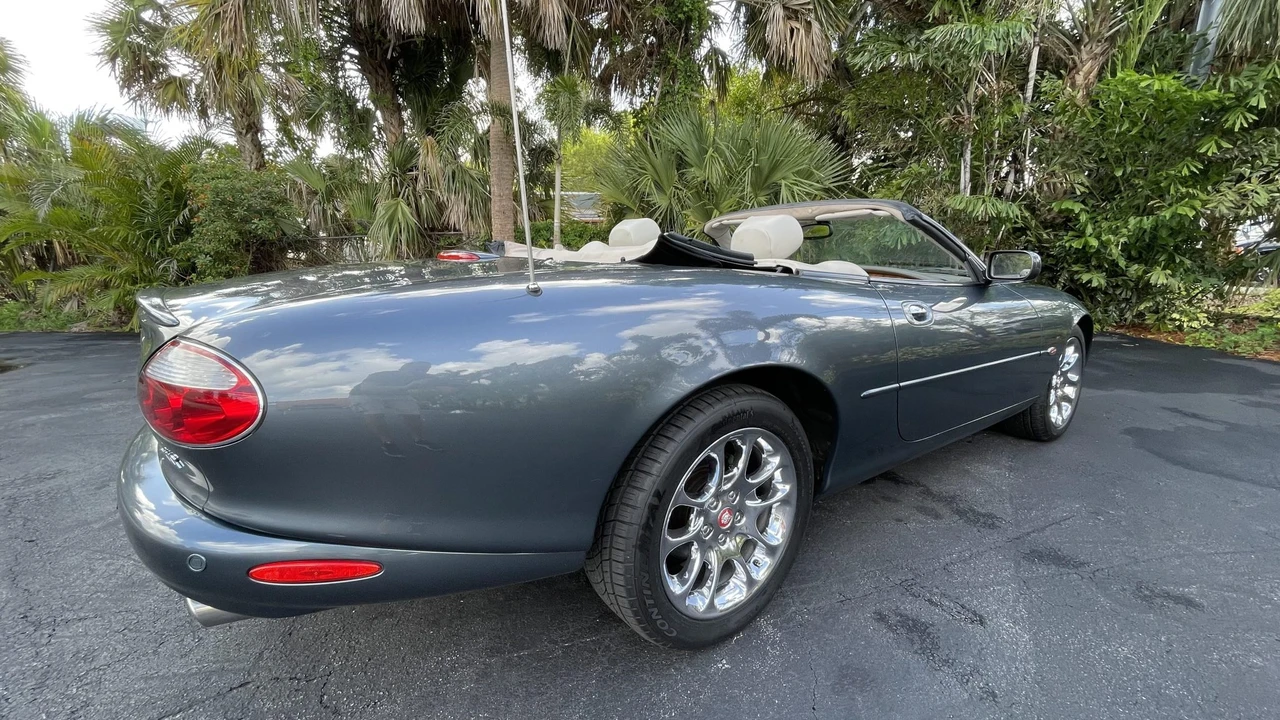 2001 Jaguar X100 XKR - Image 9 of 31