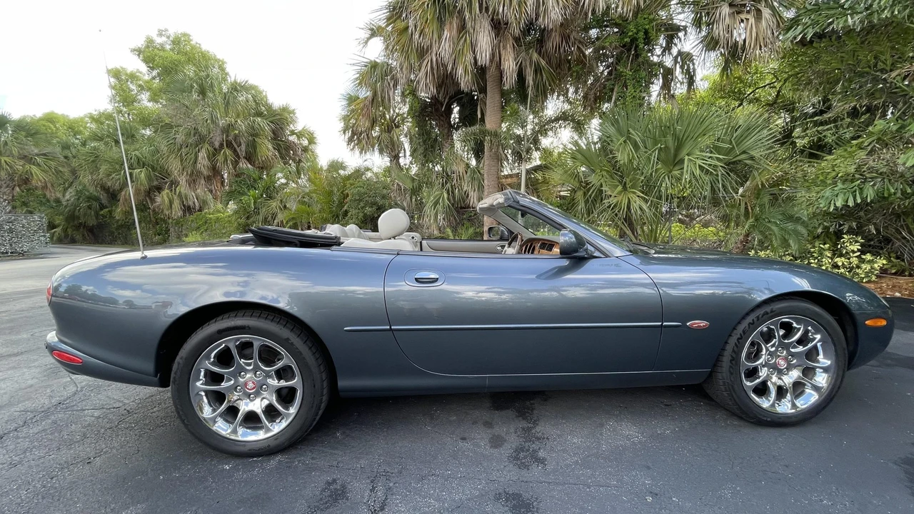 2001 Jaguar X100 XKR - Image 10 of 31