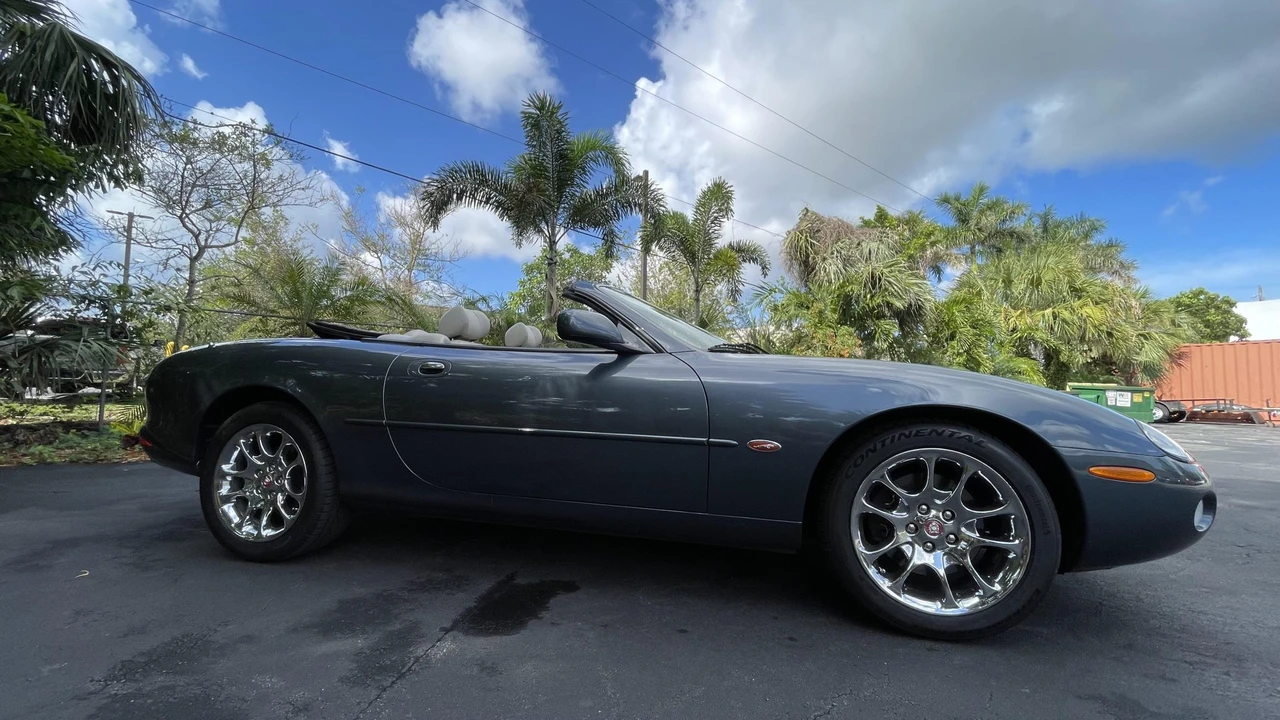 2001 Jaguar X100 XKR - Image 11 of 31
