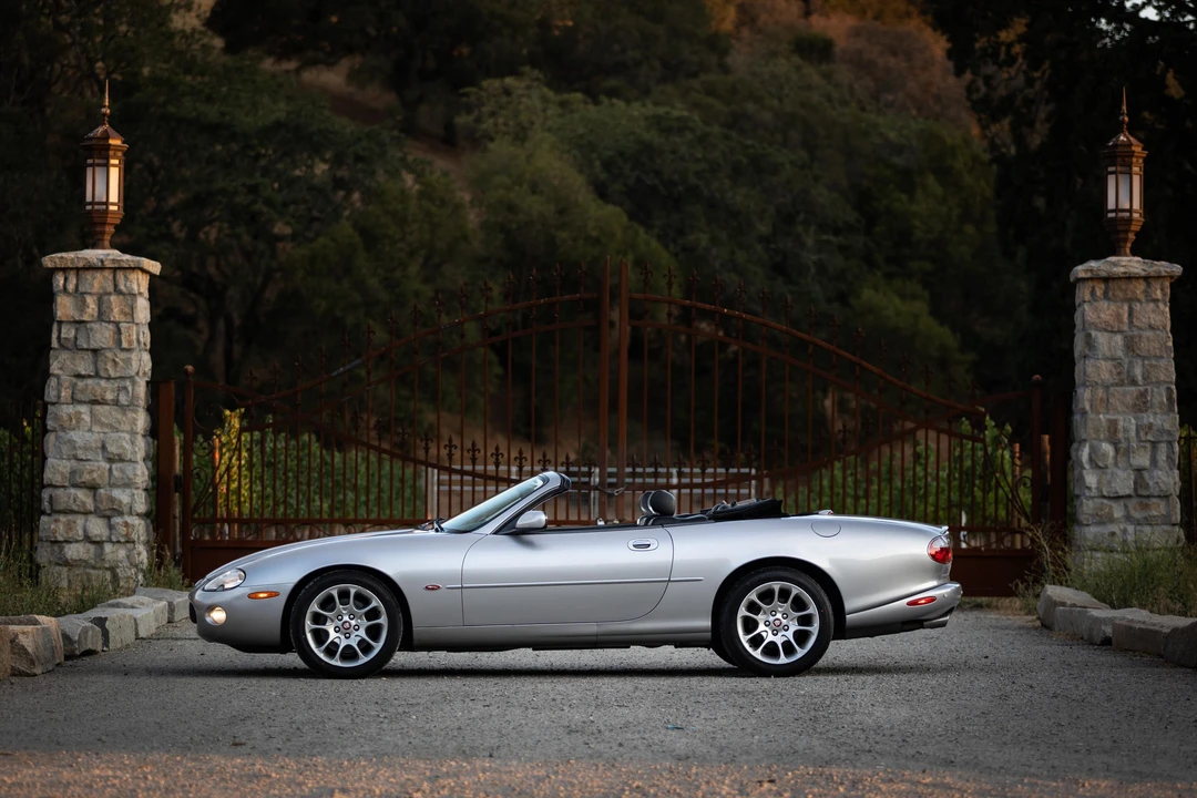 2001 Jaguar X100 XKR - Image 10 of 31