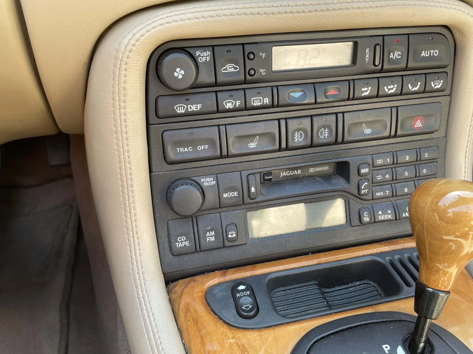 2001 Jaguar X100 XKR - Image 21 of 31