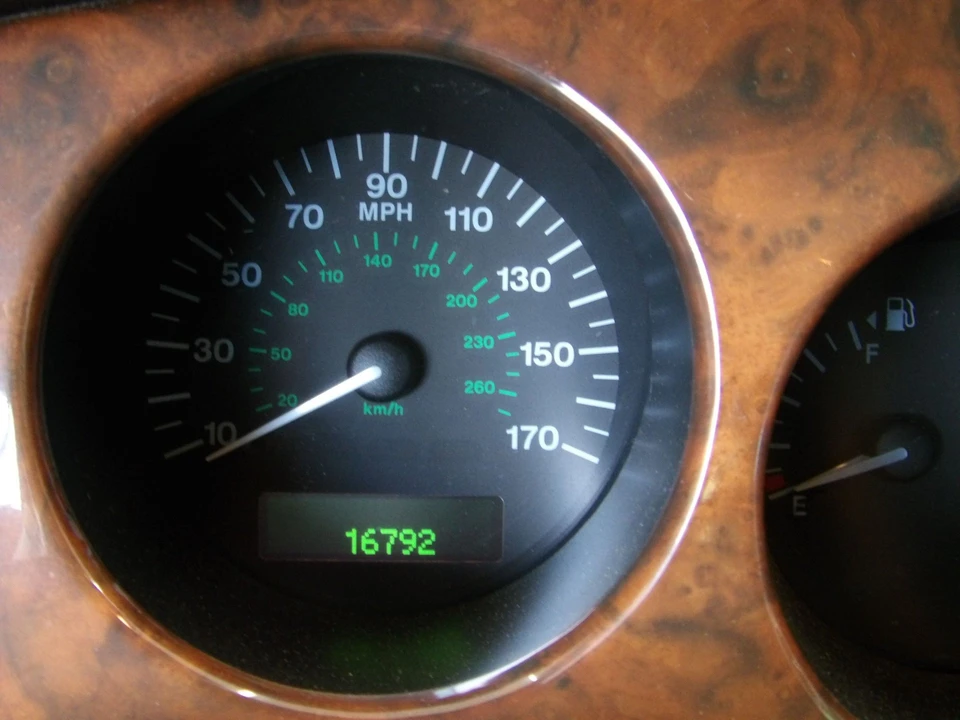 2001 Jaguar X100 XKR - Image 9 of 14
