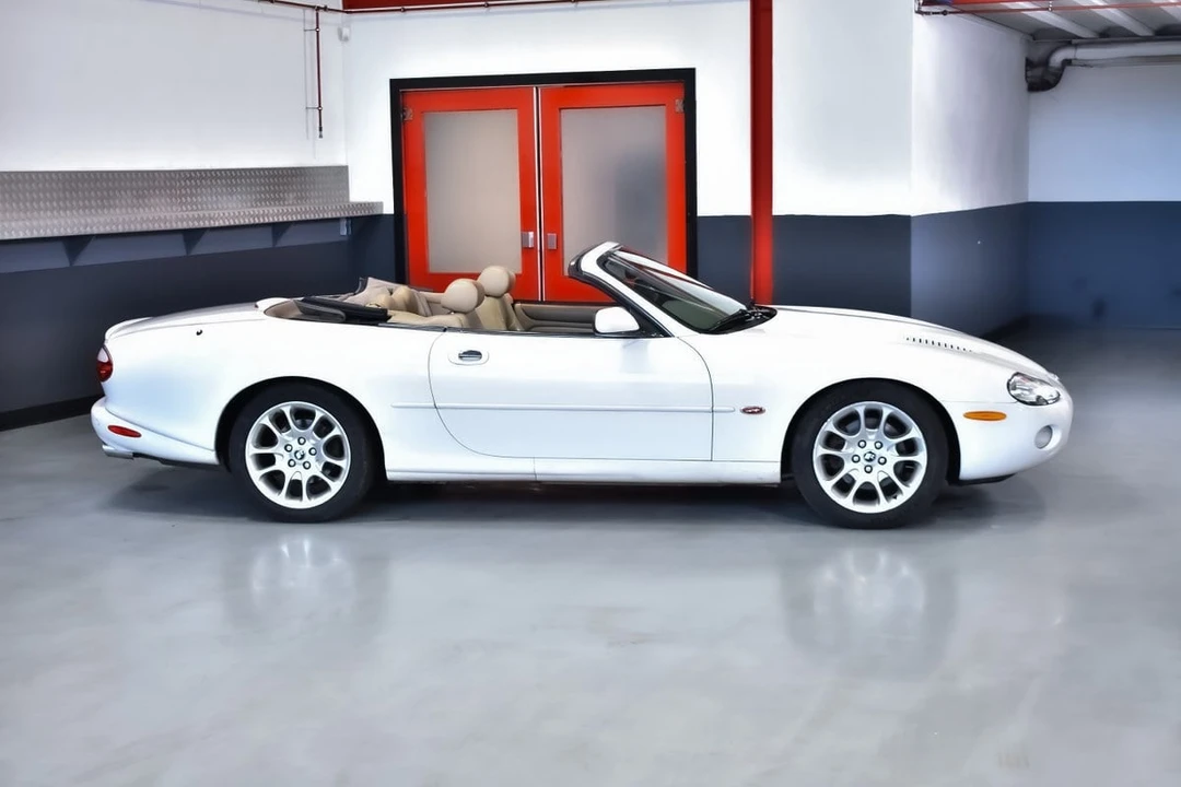 2001 Jaguar X100 XKR - Image 9 of 31