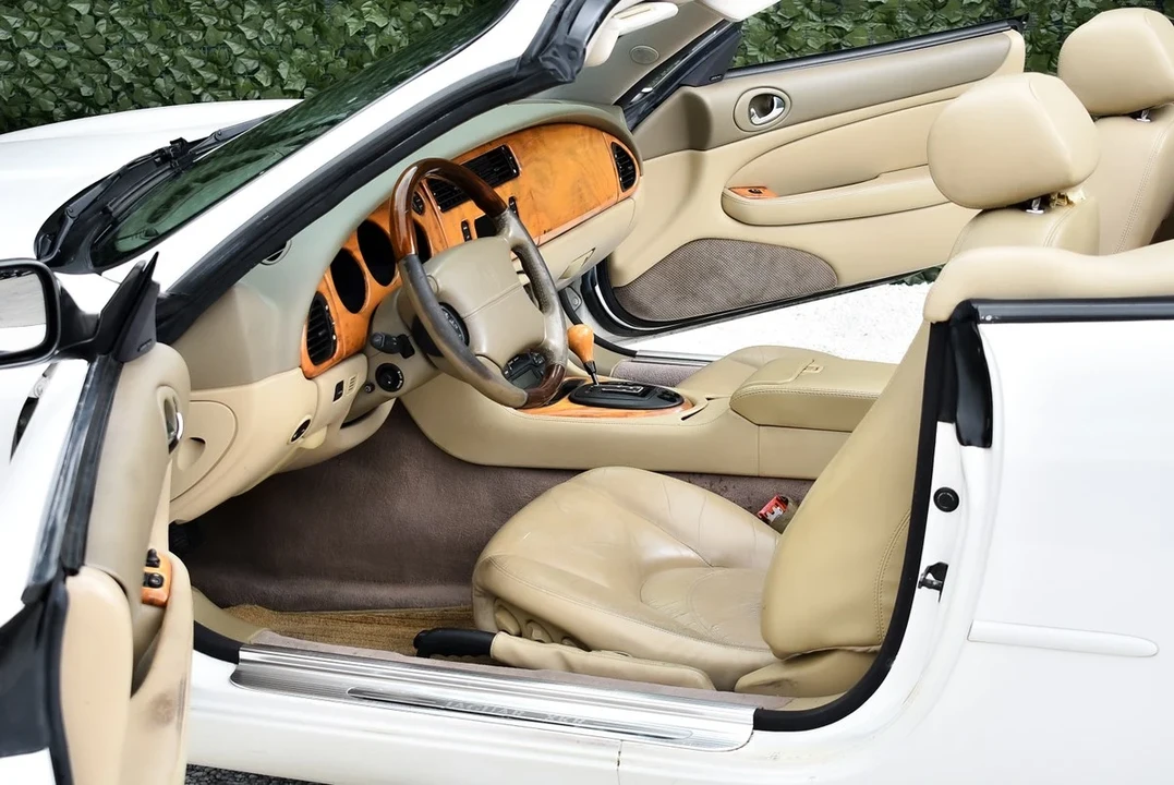 2001 Jaguar X100 XKR - Image 20 of 31
