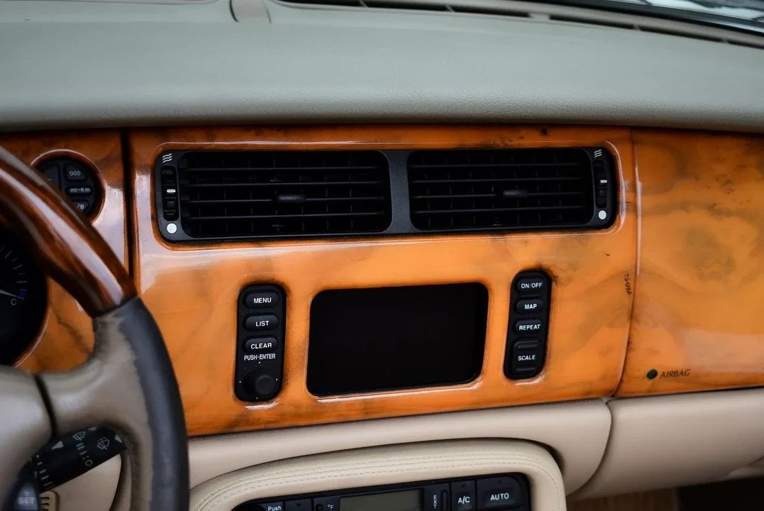 2001 Jaguar X100 XKR - Image 26 of 31