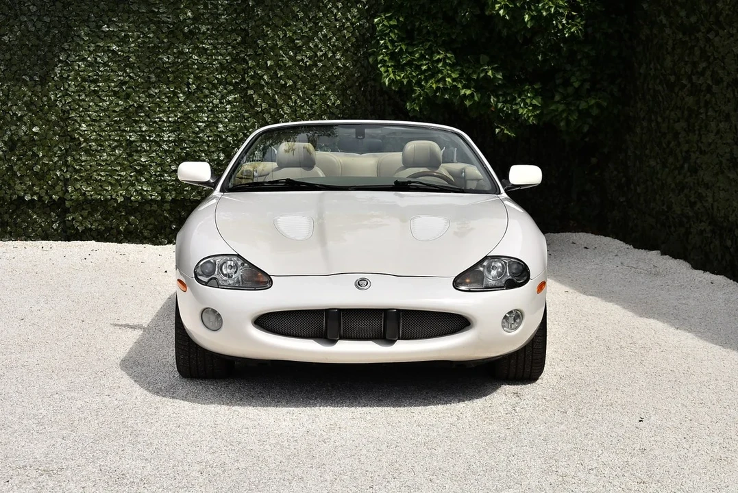 2001 Jaguar X100 XKR - Image 2 of 31