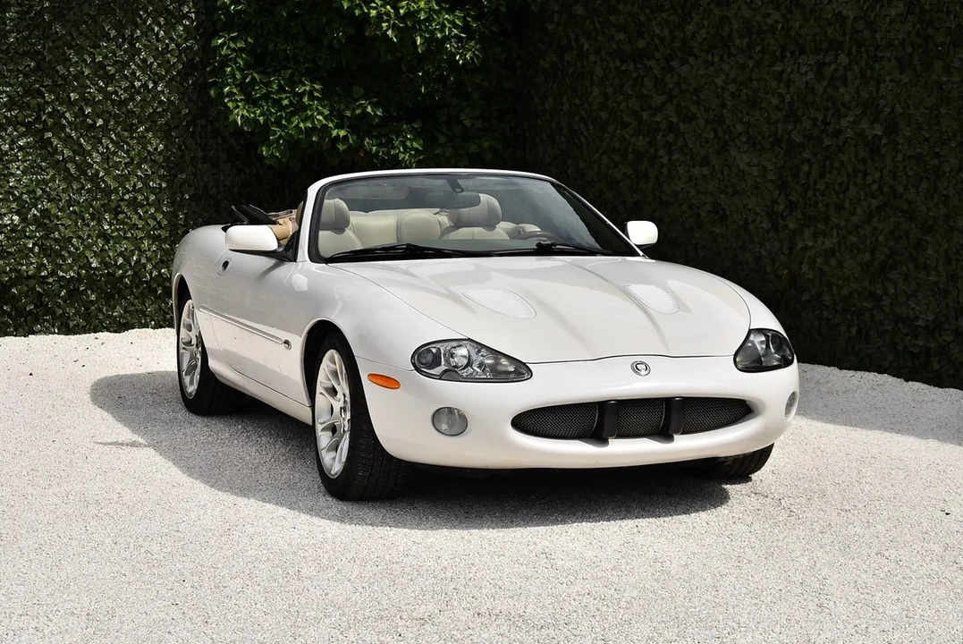 2001 Jaguar X100 XKR - Image 3 of 31