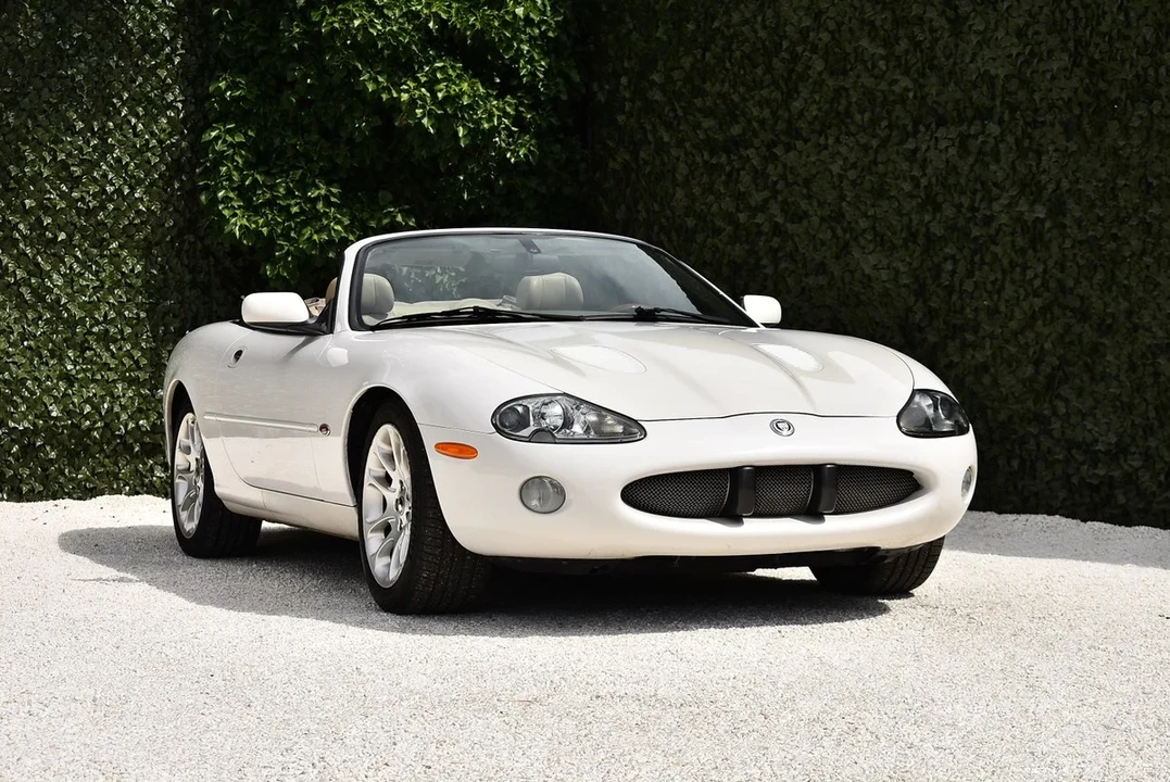 2001 Jaguar X100 XKR - Image 4 of 31