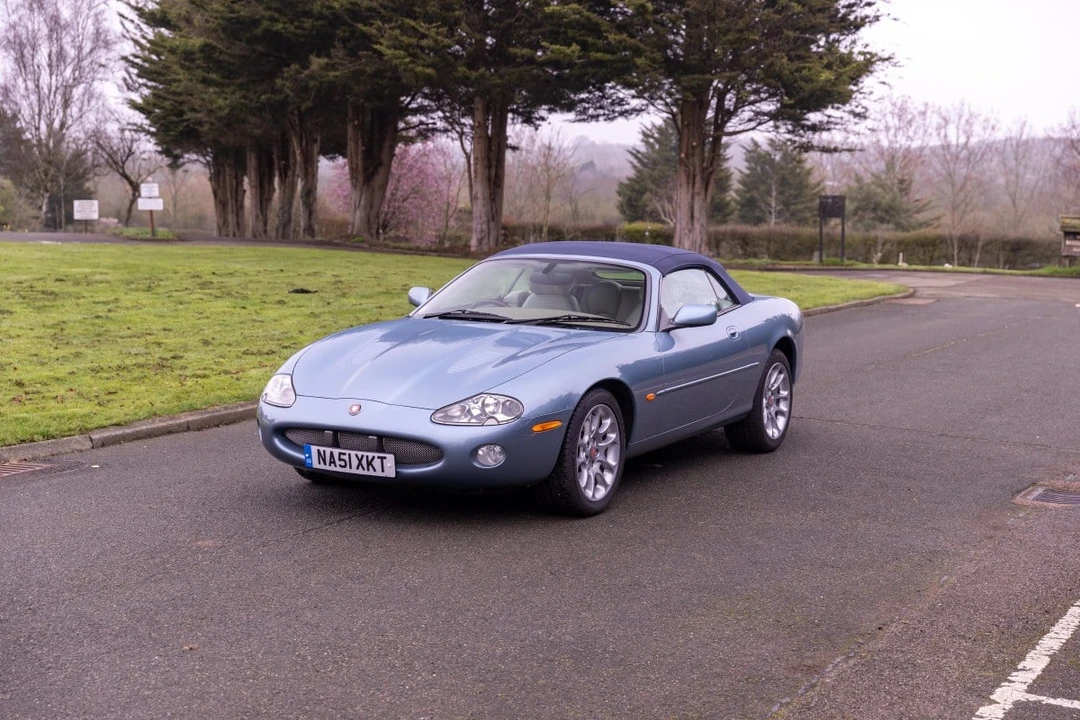 2001 Jaguar X100 XKR - Image 2 of 30