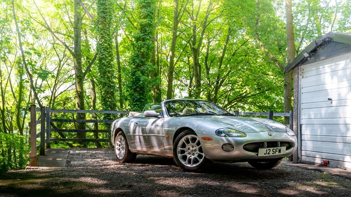 2001 Jaguar X100 XKR - Image 2 of 30