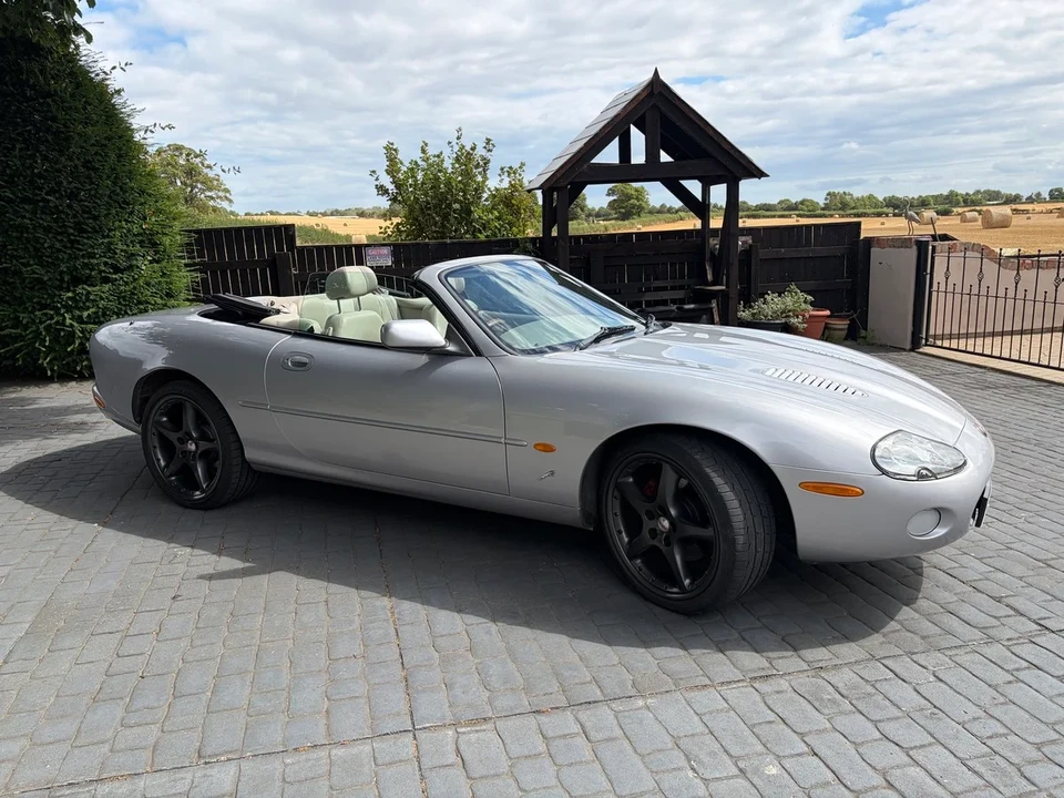 2001 Jaguar X100 XKR - Image 2 of 30