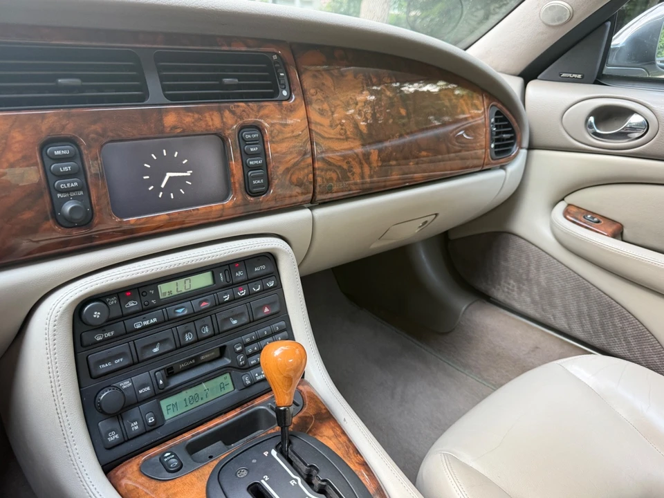 2001 Jaguar X100 XKR - Image 22 of 31