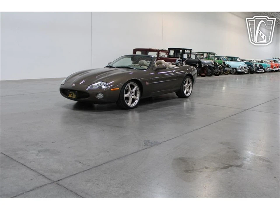 2001 Jaguar X100 XKR - Image 2 of 31