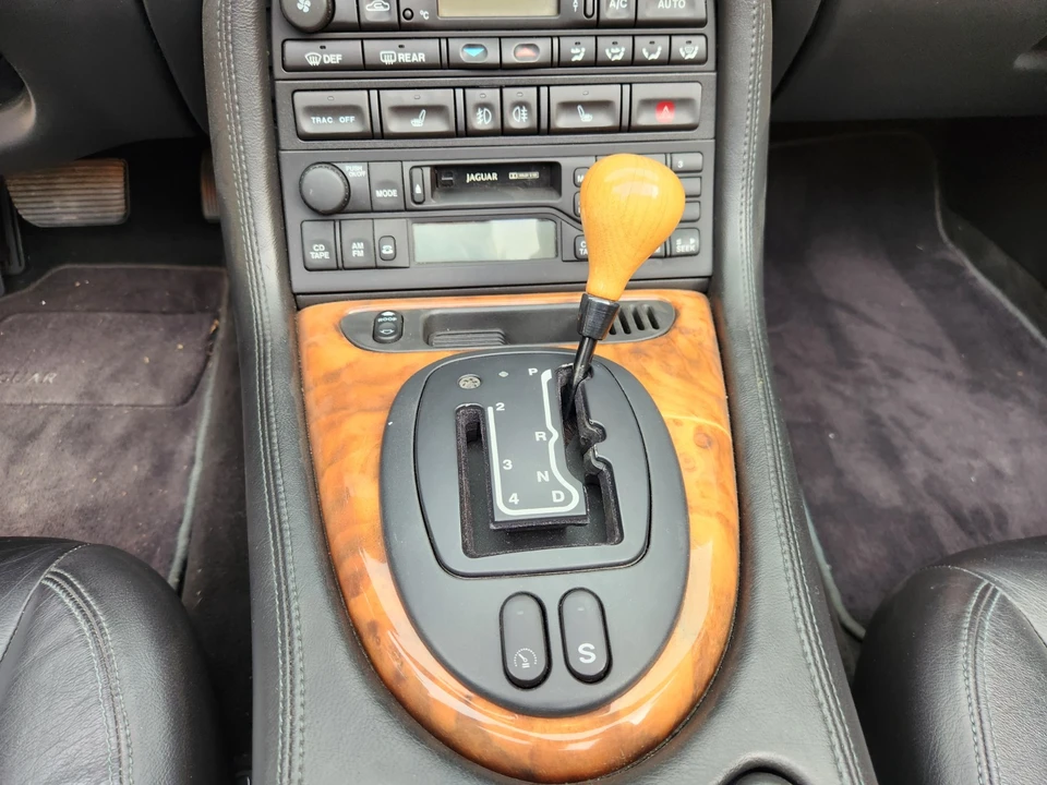 2001 Jaguar X100 XKR - Image 20 of 31